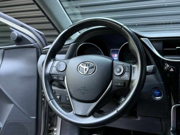 toyota-auris-elektrisitetbensin-2016-big-13