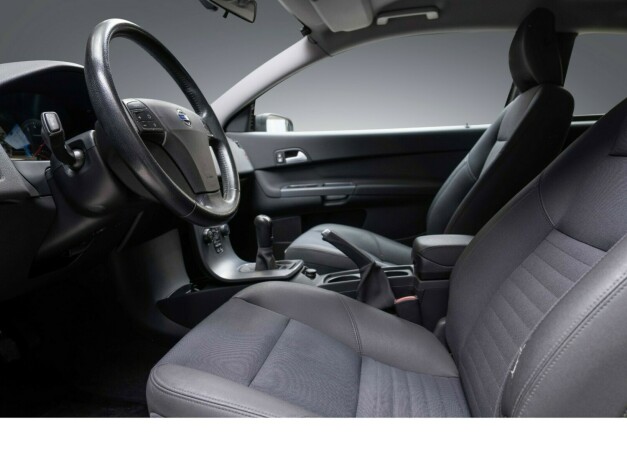 volvo-c30-bensin-2008-big-19