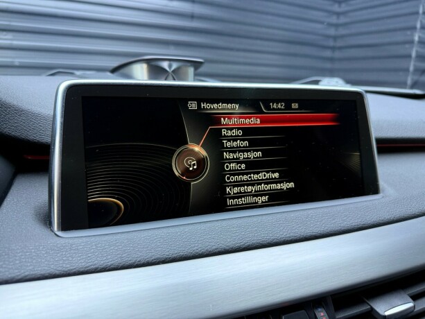 bmw-x5-elektrisitetbensin-2016-big-18