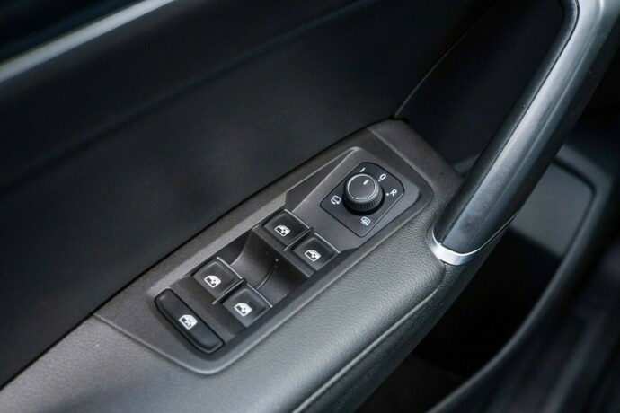 volkswagen-touran-bensin-2016-big-20