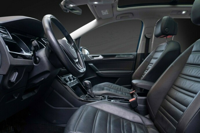 volkswagen-touran-bensin-2016-big-21