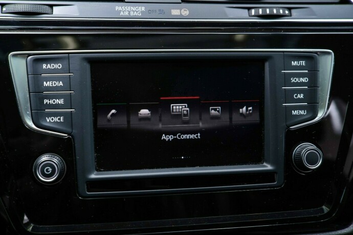 volkswagen-touran-bensin-2016-big-19