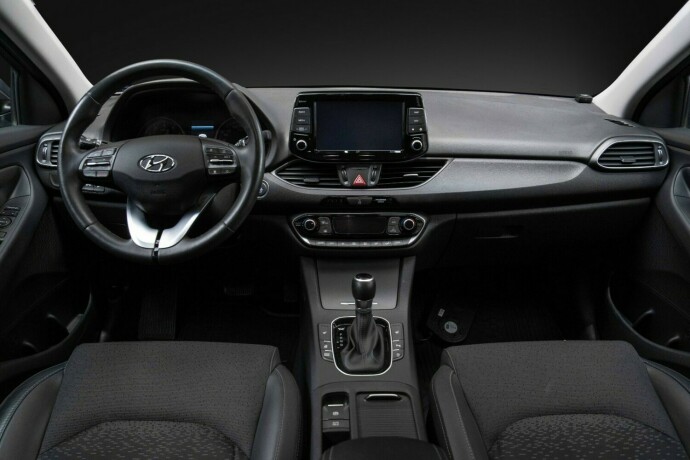 hyundai-i30-bensin-2018-big-33