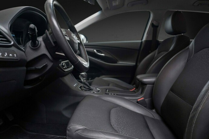 hyundai-i30-bensin-2018-big-27