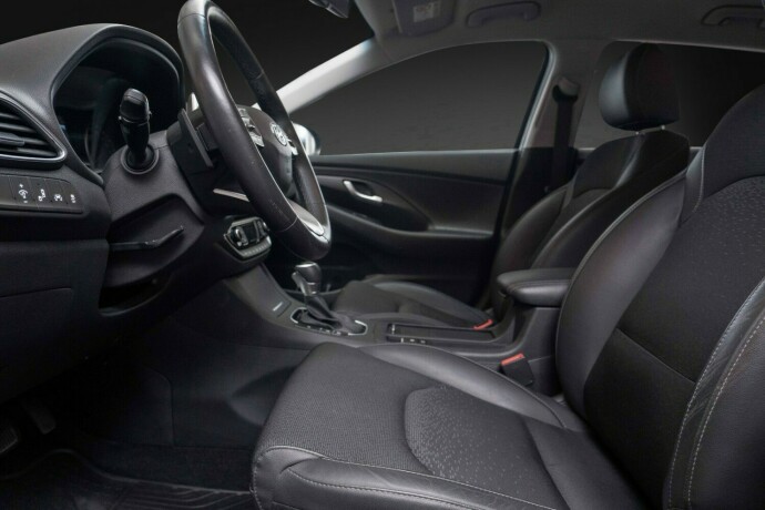 hyundai-i30-bensin-2018-big-28