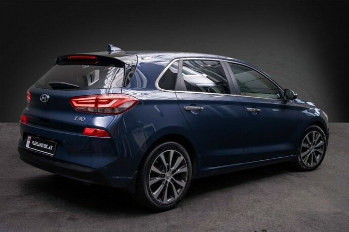 hyundai-i30-bensin-2018-big-11