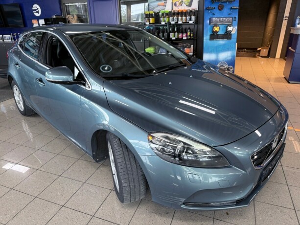 volvo-v40-diesel-2014-big-8