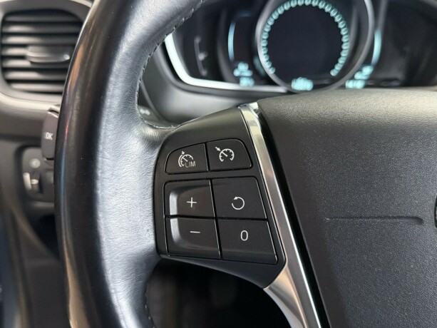 volvo-v40-diesel-2014-big-16