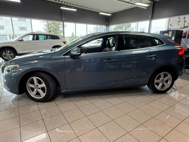 volvo-v40-diesel-2014-big-3