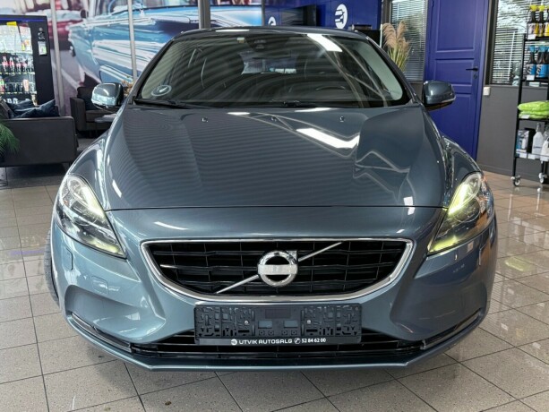 volvo-v40-diesel-2014-big-1