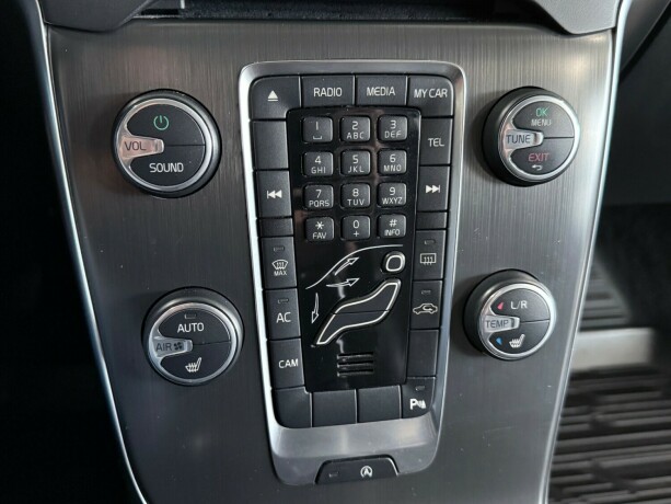 volvo-v40-diesel-2014-big-22