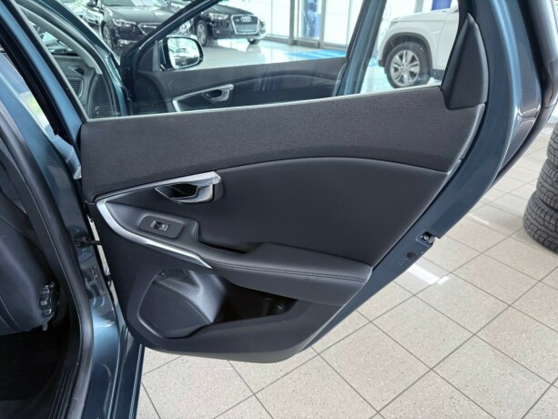 volvo-v40-diesel-2014-big-32