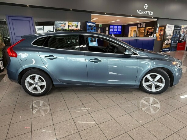 volvo-v40-diesel-2014-big-7