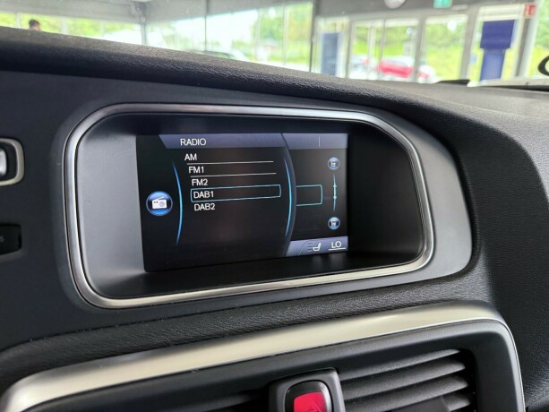 volvo-v40-diesel-2014-big-24