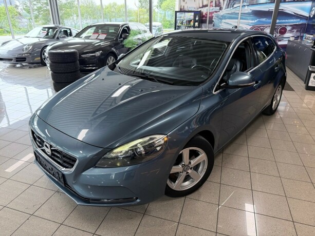 volvo-v40-diesel-2014-big-2