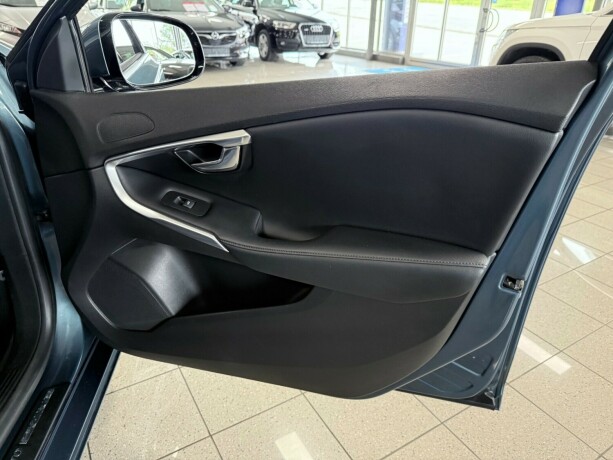 volvo-v40-diesel-2014-big-29