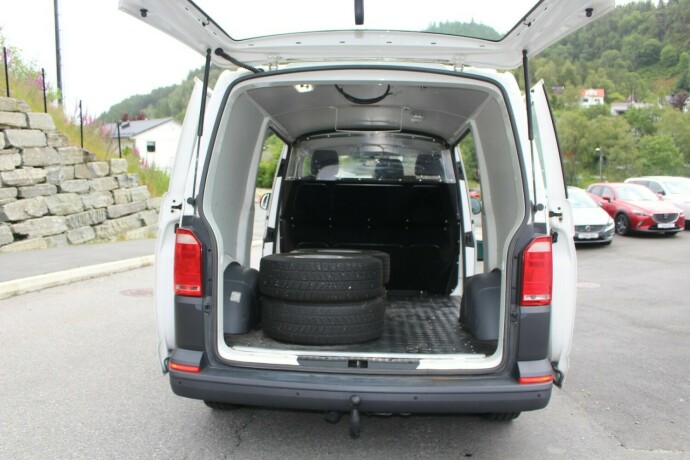 volkswagen-transporter-diesel-2016-big-5