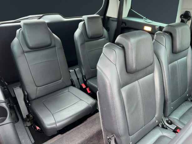 peugeot-5008-diesel-2011-big-12