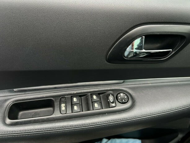 peugeot-5008-diesel-2011-big-25