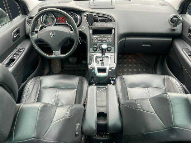 peugeot-5008-diesel-2011-big-13