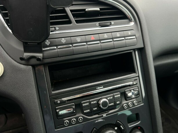 peugeot-5008-diesel-2011-big-15