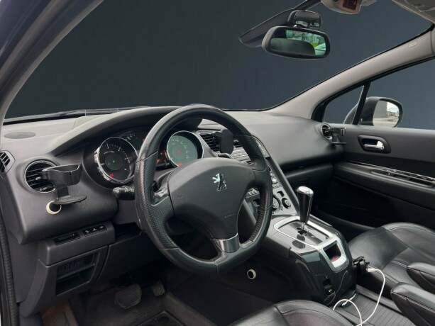 peugeot-5008-diesel-2011-big-9