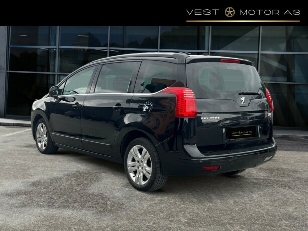 peugeot-5008-diesel-2011-big-4