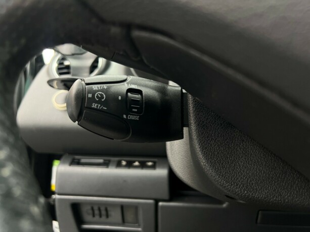peugeot-5008-diesel-2011-big-17