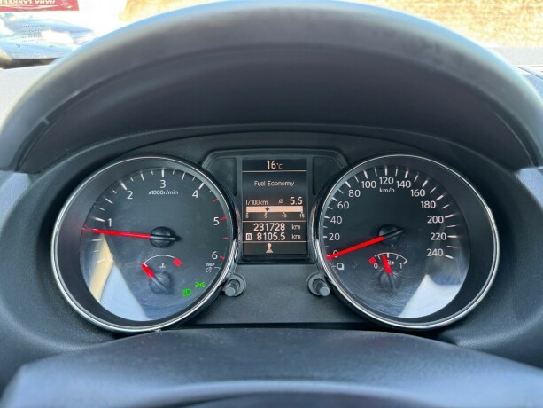 nissan-qashqai-diesel-2010-big-16