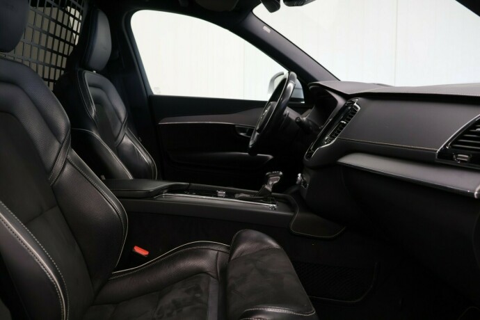 volvo-xc-90-diesel-2019-big-18