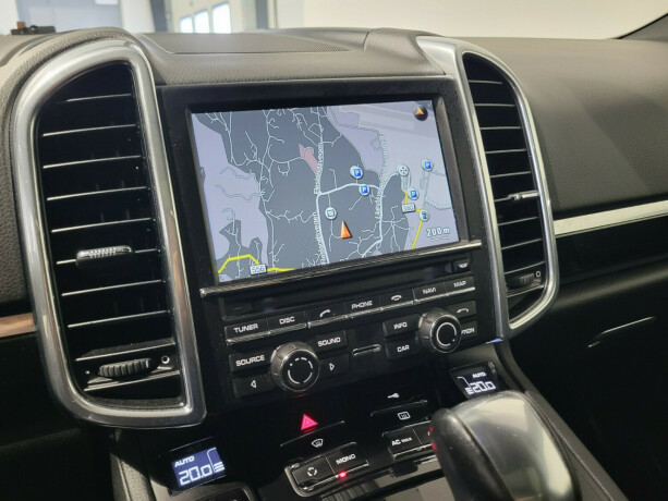 porsche-cayenne-diesel-2011-big-17