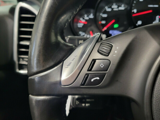 porsche-cayenne-diesel-2011-big-21