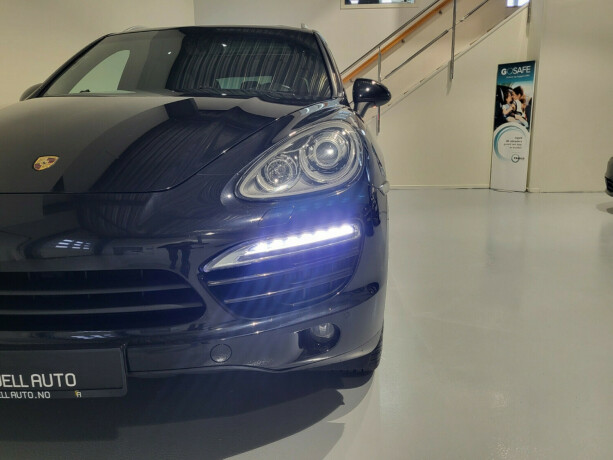 porsche-cayenne-diesel-2011-big-4