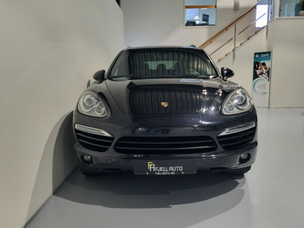 porsche-cayenne-diesel-2011-big-2