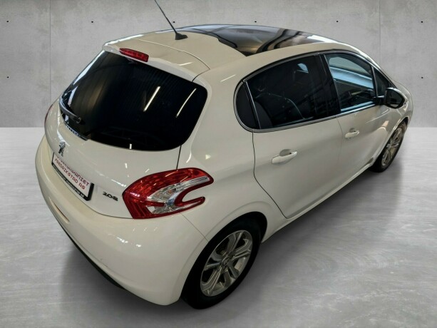peugeot-208-bensin-2013-big-7