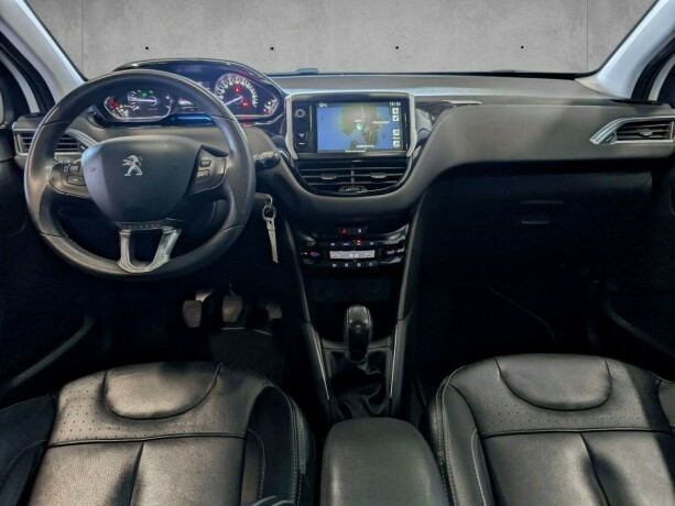 peugeot-208-bensin-2013-big-13