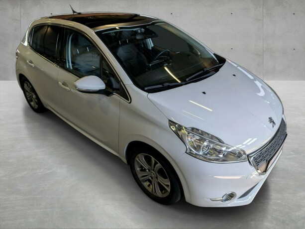 peugeot-208-bensin-2013-big-4