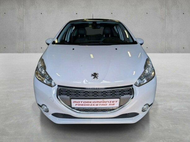 peugeot-208-bensin-2013-big-8