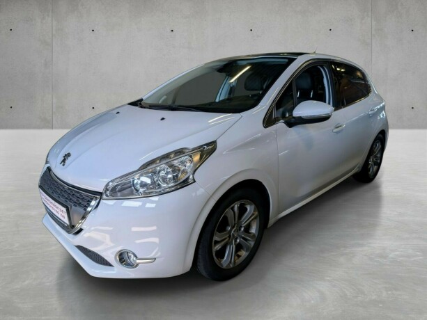 peugeot-208-bensin-2013-big-0