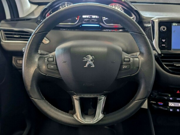 peugeot-208-bensin-2013-big-15