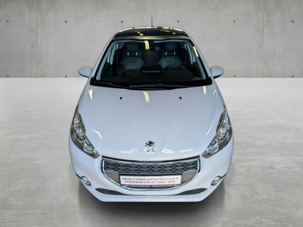 peugeot-208-bensin-2013-big-9