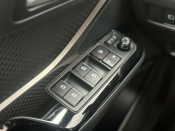 toyota-c-hr-elektrisitetbensin-2018-big-20