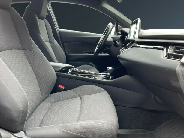 toyota-c-hr-elektrisitetbensin-2018-big-11