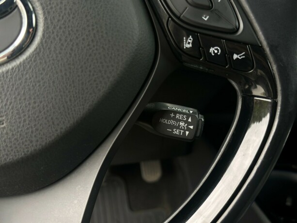 toyota-c-hr-elektrisitetbensin-2018-big-19