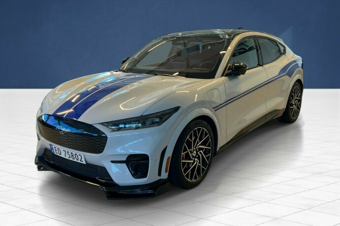 ford-mustang-mach-e-elektrisitet-2022-big-3