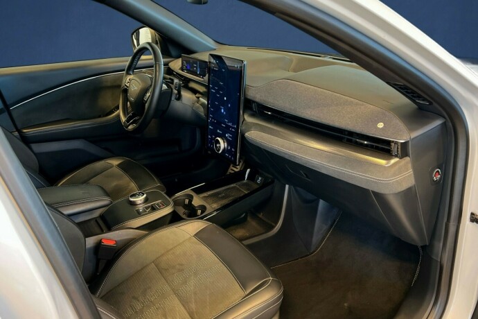 ford-mustang-mach-e-elektrisitet-2022-big-11