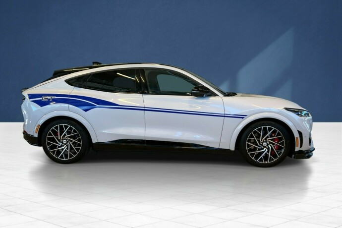 ford-mustang-mach-e-elektrisitet-2022-big-5