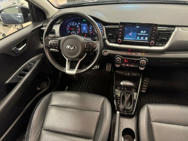 kia-stonic-bensin-2019-big-9