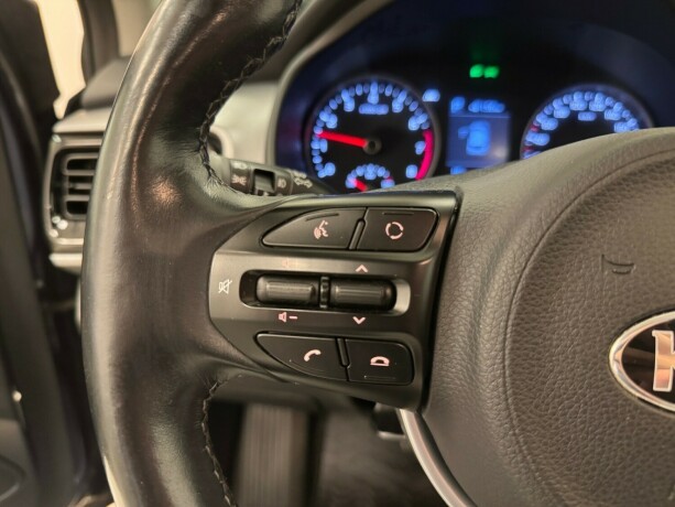 kia-stonic-bensin-2019-big-17