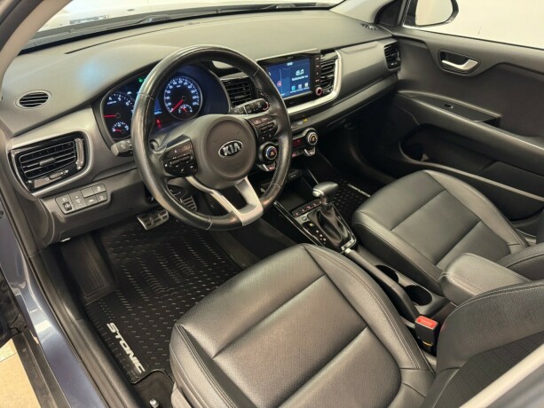 kia-stonic-bensin-2019-big-4